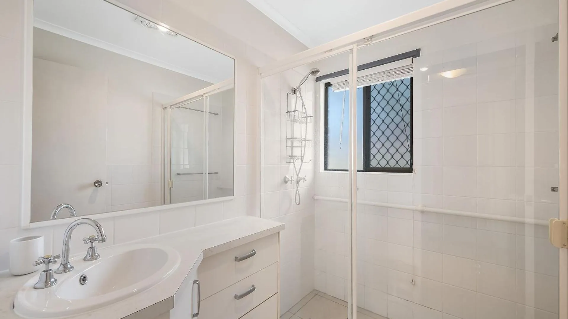 Holiday home 1 - 11 Roslin Street Moffat Beach Qld Caloundra